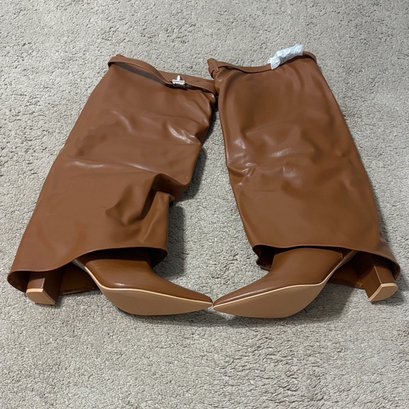 Chic Tan Women's Boots - Picture 1 of 4